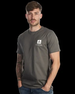 Essentials - T-Shirt